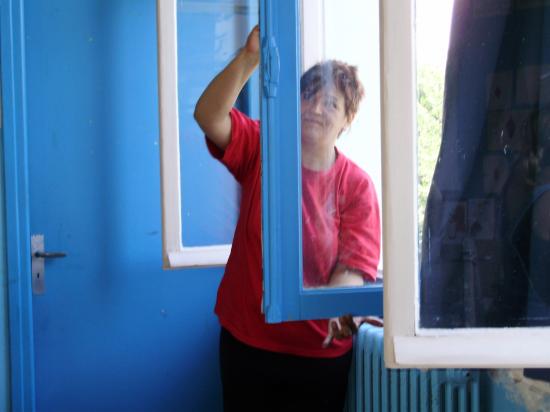 opération peinture avec les parents d'élèves