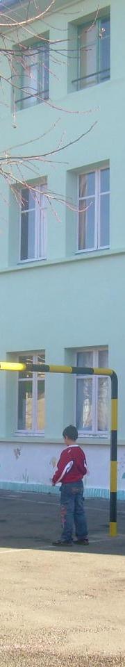 dans la cour
