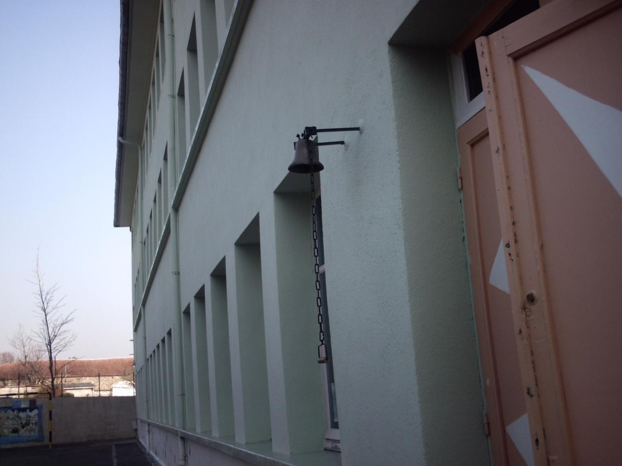 façade + cloche