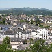 AU CENTRE DE LA VILLE